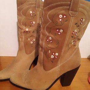 Women's St. John's Bay Boots Sz.11 Tan/Brown Suede